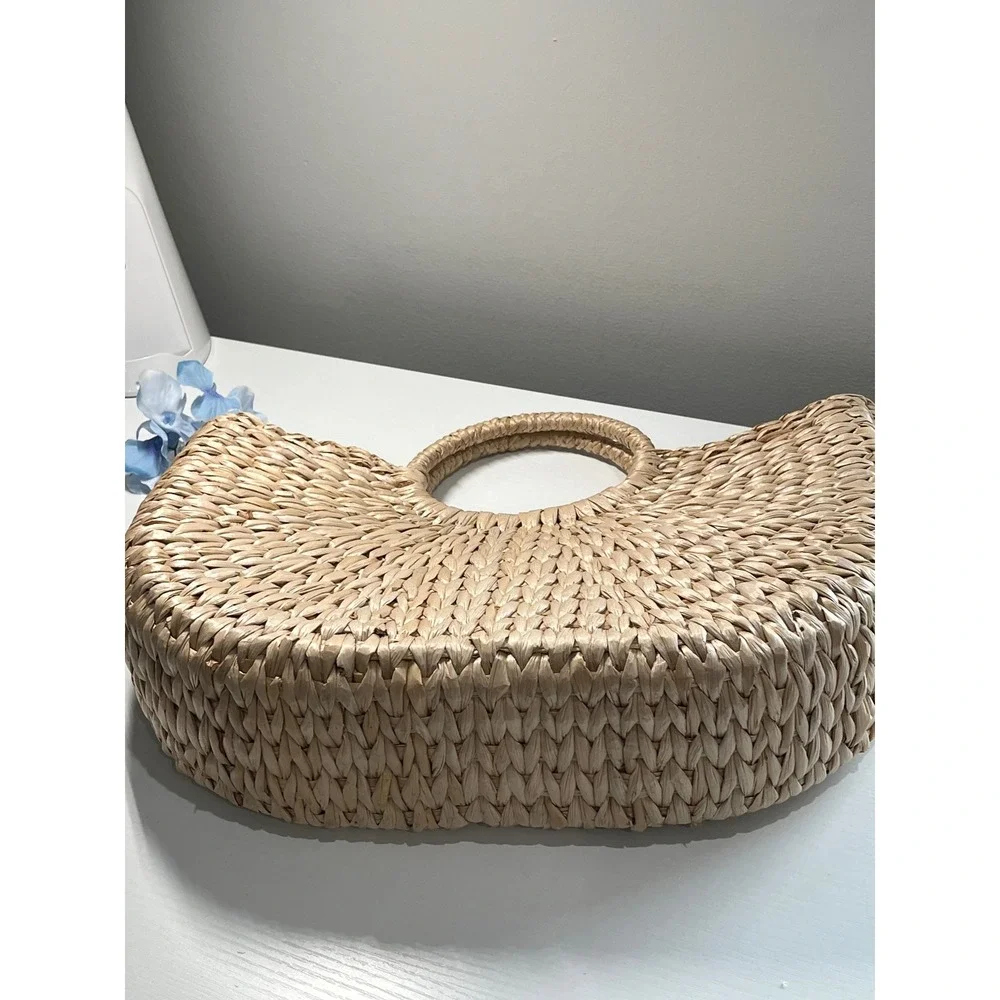 LC Lauren Conrad Woven Straw Crescent Tote Crossbody Bag Tan vacation beach